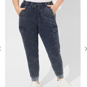 Torrid Relaxed Fit Jogger Stretch Challis Mid-Rise Cargo Pocket Pant Size 4X